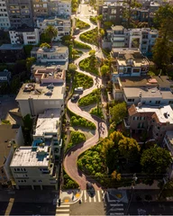Zelfklevend Fotobehang Lombard Street From Drone © Drone Dood