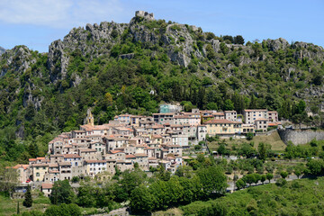 Fototapeta na wymiar Sainte Agnès et son chateau - Alpes-maritimes