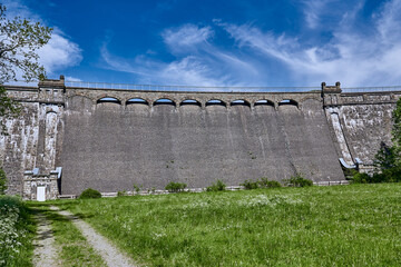 Fototapeta na wymiar Wonderful dam of the Neyetalsperre