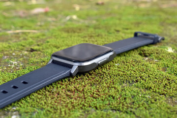 Side layout of a smart watch fitness band