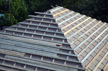 Wood roof trusses. House construction. 