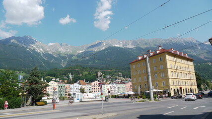 Fototapeta na wymiar Ville de Innsbruck en Autriche et ses monuments historiques