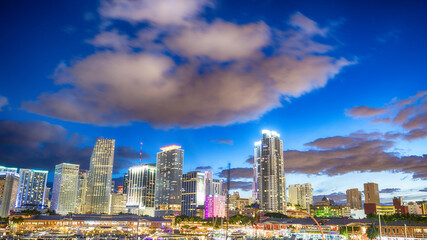 Naklejka premium MIAMI, FL - JANUARY 2016: Downtown skyline at sunset. Miami is a major destination in Florida