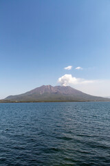 噴火する鹿児島の桜島