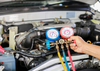 Car air conditioner check service, leak detection, fill refrigerant.Device and meter liquid cooling...