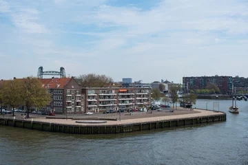 Photo sur Plexiglas Pont Érasme boats on the river in Rotterdam 