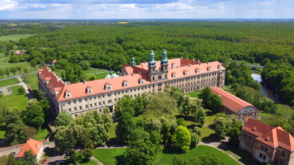 Fototapeta na wymiar Opactwo Cystersów w Lubiążu, cysterski zespół klasztorny, jeden z największych zabytków tej klasy w Europie, będący największym opactwem cysterskim na świecie