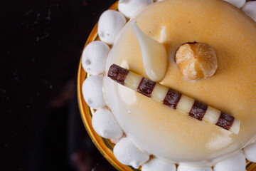 Torta mono porzione al limone e nocciola