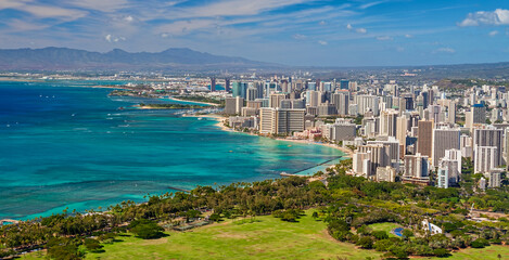 Obraz premium Waikiki beach - view from Diamond Head (Honolulu, Hawaii) - overview