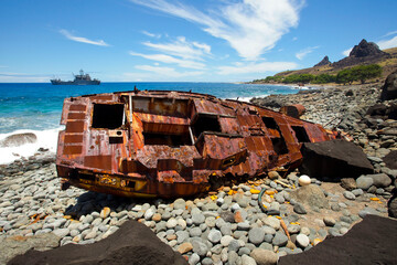Fototapeta na wymiar Restos de embarcações naufragadas nas proximidades da Ilha da Trindade fica a 1.167 quilÃ´metros de VitÃ³ria (ES) e a 2.400 quilÃ´metros da Ãfrica terra 