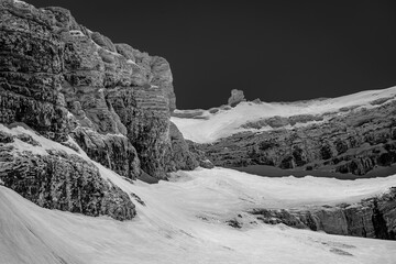 Doigt de la Fausse Brèche seen from the Col de Sarradets (Pyrénées National Park, Pyrenees,...