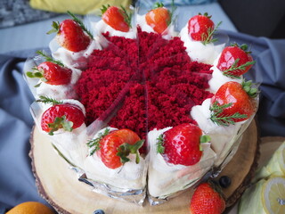 cake with strawberries