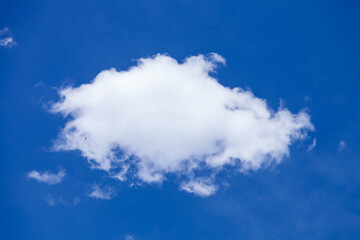 Wolke - weiss-blauer Himmel