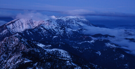 Fototapeta premium Winter sunrise in the Tosa d'Alp summit (Cadí-Moixeró Natural Park, Catalonia, Spain, Pyrenees)