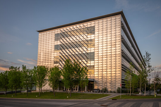 Energy, Environment And Experiential Learning Center At The University Of Calgary