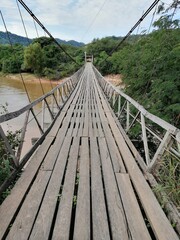 Obraz premium old suspension bridge
