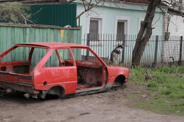 Fototapeta premium A truck is parked in front of a building
