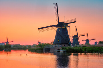 Naklejka premium Windmills at Kinderdijk in Holland. Netherlands
