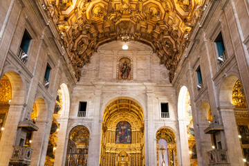 Obraz premium interior of the church of st mary of the holy sepulchre