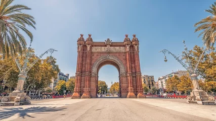 Fototapeten Arc de Triomf in Barcelona, Spain © Stockbym
