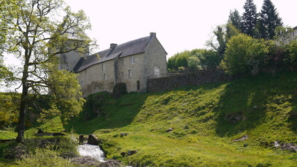 vieux village m&eacute;di&eacute;val dans le Limousin (France)