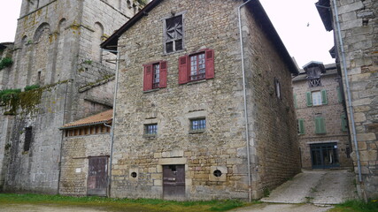 Fototapeta na wymiar village typique dans le Limousin (France)