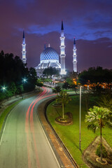 Fototapeta na wymiar view of a beautiful mosque during sunrise