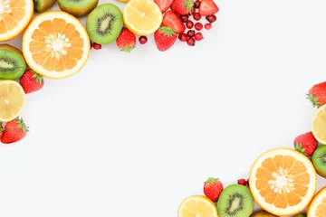 Fotobehang 新鮮なフルーツが並べられた白い背景 © hikari_stock