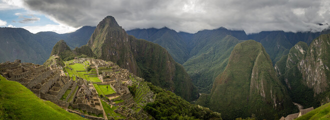 View of the Machu Picchu Inca site in Peru - obrazy, fototapety, plakaty