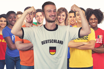 Jubelnder deutscher Fussball Fan mit Fans aus anderen Ländern