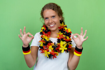Junger weiblicher Fussball Fan aus Deutschland