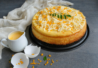 Delicious homemade pastry / Salted Egg Yolk Cheese Cake / A unique taste of East meets West combination of salted egg yolk with a cheesy salty taste, great for snacks