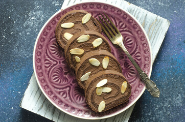 Sweet roll with cream cheese and nuts