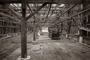 Experience the Inside of an Old Tobacco Barn