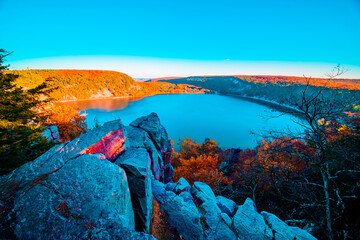 Autumn colors at Devils Lake State Park ,View from the Tumbled Rocks Trail in Wisconsin, Midwest USA.
 - obrazy, fototapety, plakaty