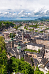 Fototapeta na wymiar Blick auf die Altstadt von Salzburg in Österreich