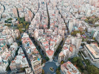 Stof per meter Gebouwen en parken in perfecte architectuur   luchtlandschap van de stad Buenos Aires in de wijk Recoleta © Guido