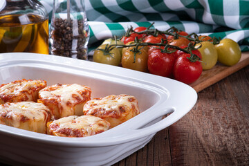 .Rondelli, a traditional pasta dish from Italian cuisine. With tomato sauce and parmesan cheese