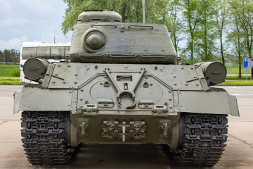 Fototapeta na wymiar Rear view of the Russian tank IS-2 from the Second World War