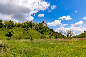 Fototapeta na wymiar Burg Niederhaus Landschaft