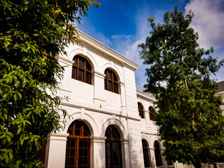 Fototapeta premium White Building with beautiful Architecture in the city