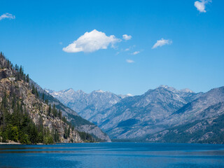 Scenic landscape of the northern end of Lake Chelan on a sunny day - Washington state, USA © amenohi