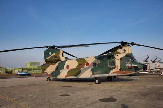 航空自衛隊の輸送ヘリコプターCH-47JA


























