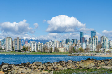 Naklejka premium View of downtown Vancouver from the park
