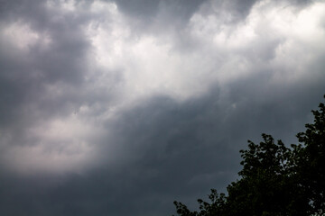 The sky was overcast with clouds before the rain is heavy.