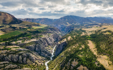 Fototapeta na wymiar Chief Joseph Scenic Highway - dramatic canyon formed by the Clarks Fork of the Yellowstone River