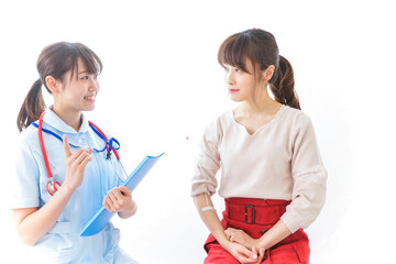 病気の治療をする女性