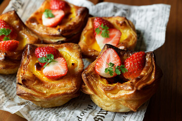 苺とカスタードクリームのデニッシュペストリー