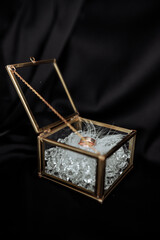 Glass box for wedding rings