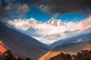 Photo sur Plexiglas Lhotse View of Everest peak and Lhotse mount at sunset from Tengboche village, Nepal. Everest Base Camp trek. Beautiful autumn landscape